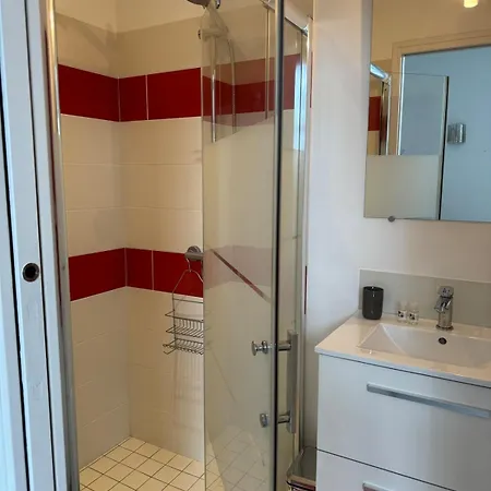 شقة Joli De 30 M2 لافال